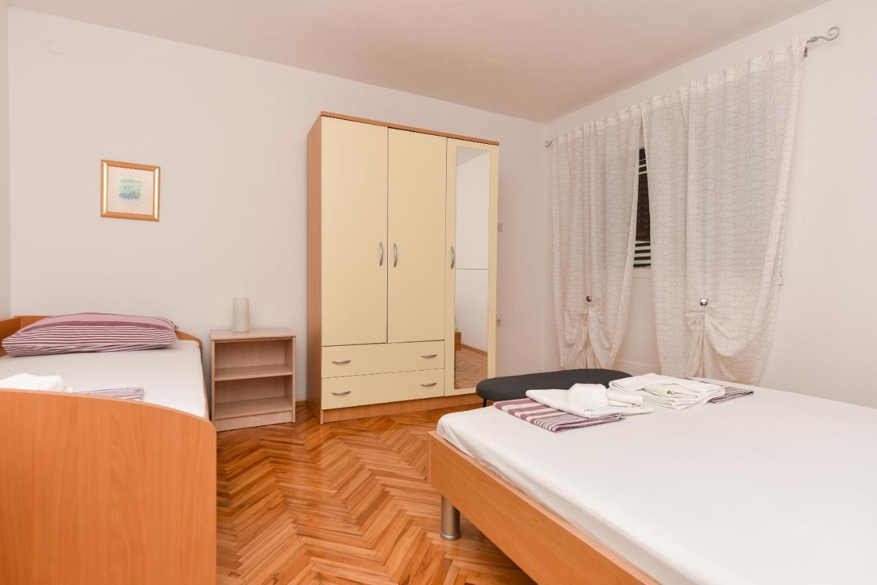 Apartments Marsela Tucepi Exterior photo
