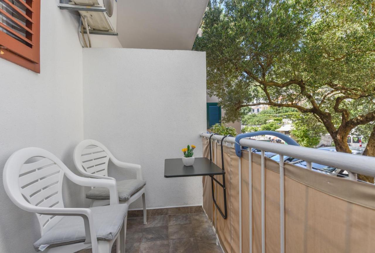 Apartments Marsela Tucepi Exterior photo