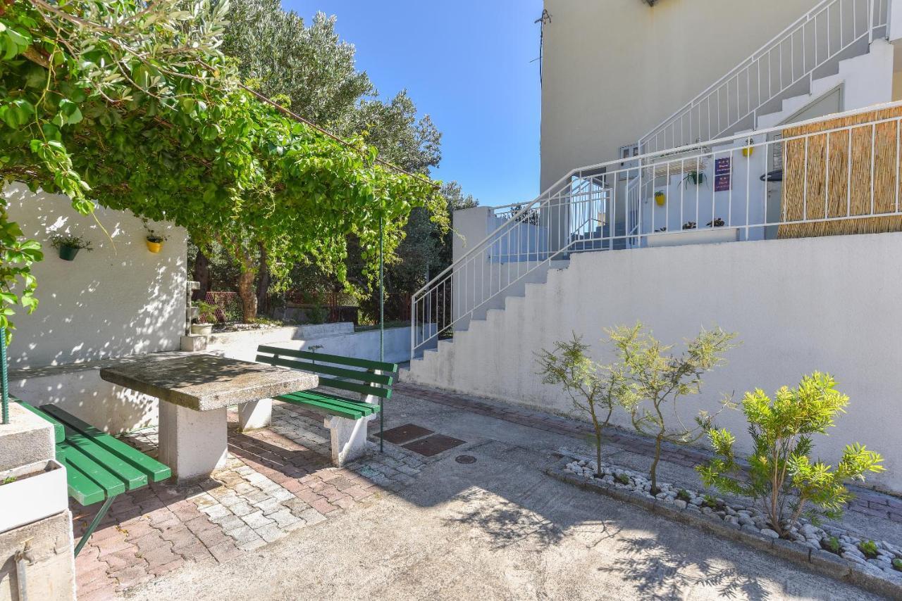 Apartments Marsela Tucepi Exterior photo