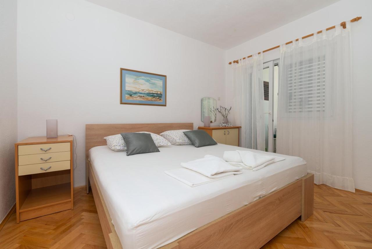 Apartments Marsela Tucepi Exterior photo