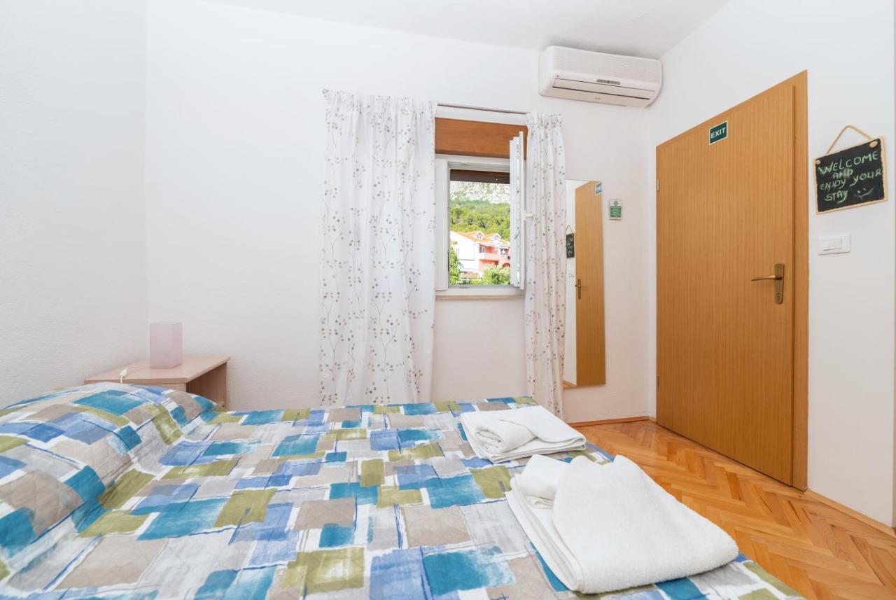 Apartments Marsela Tucepi Exterior photo