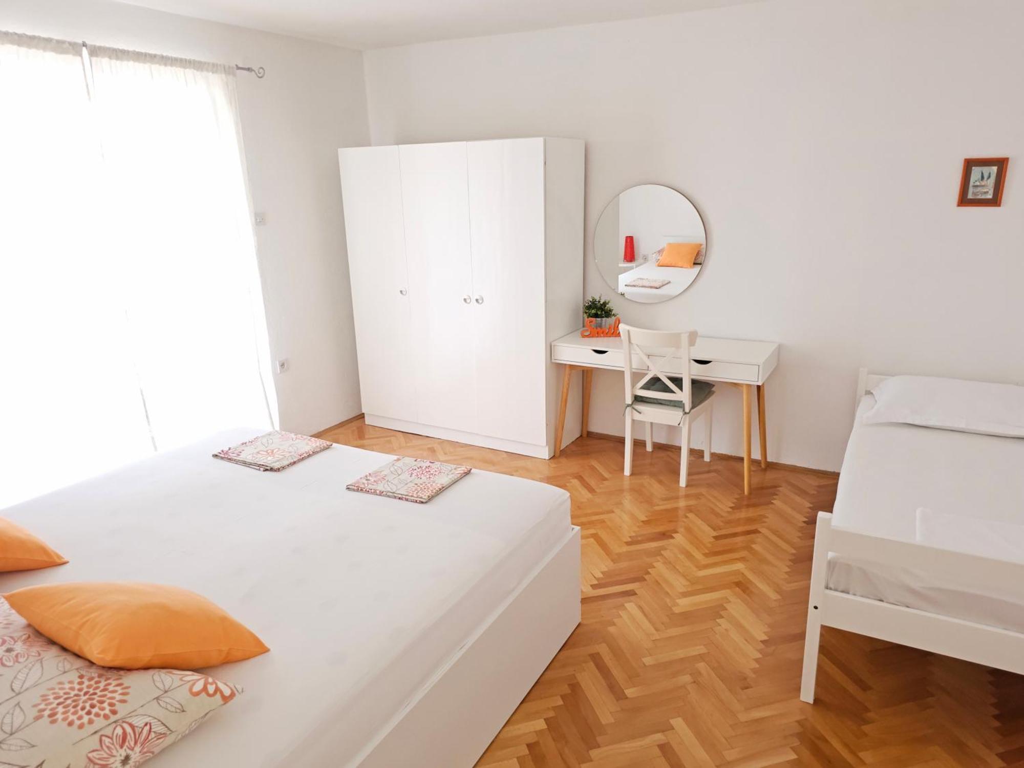 Apartments Marsela Tucepi Exterior photo